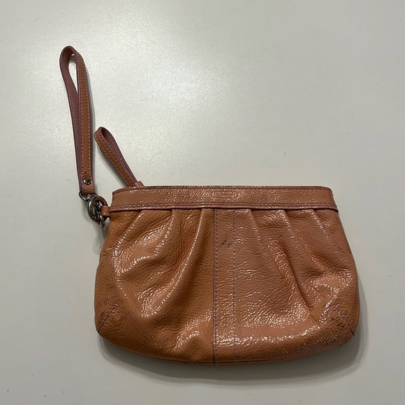 Coach pink peach pleated patent leather clip handle wristlet with scuffs - Picture 1 of 12